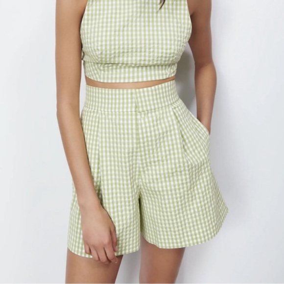 Zara Pants - NWOT Zara High-Waisted Bermuda Shorts in Pistachio Green Size M